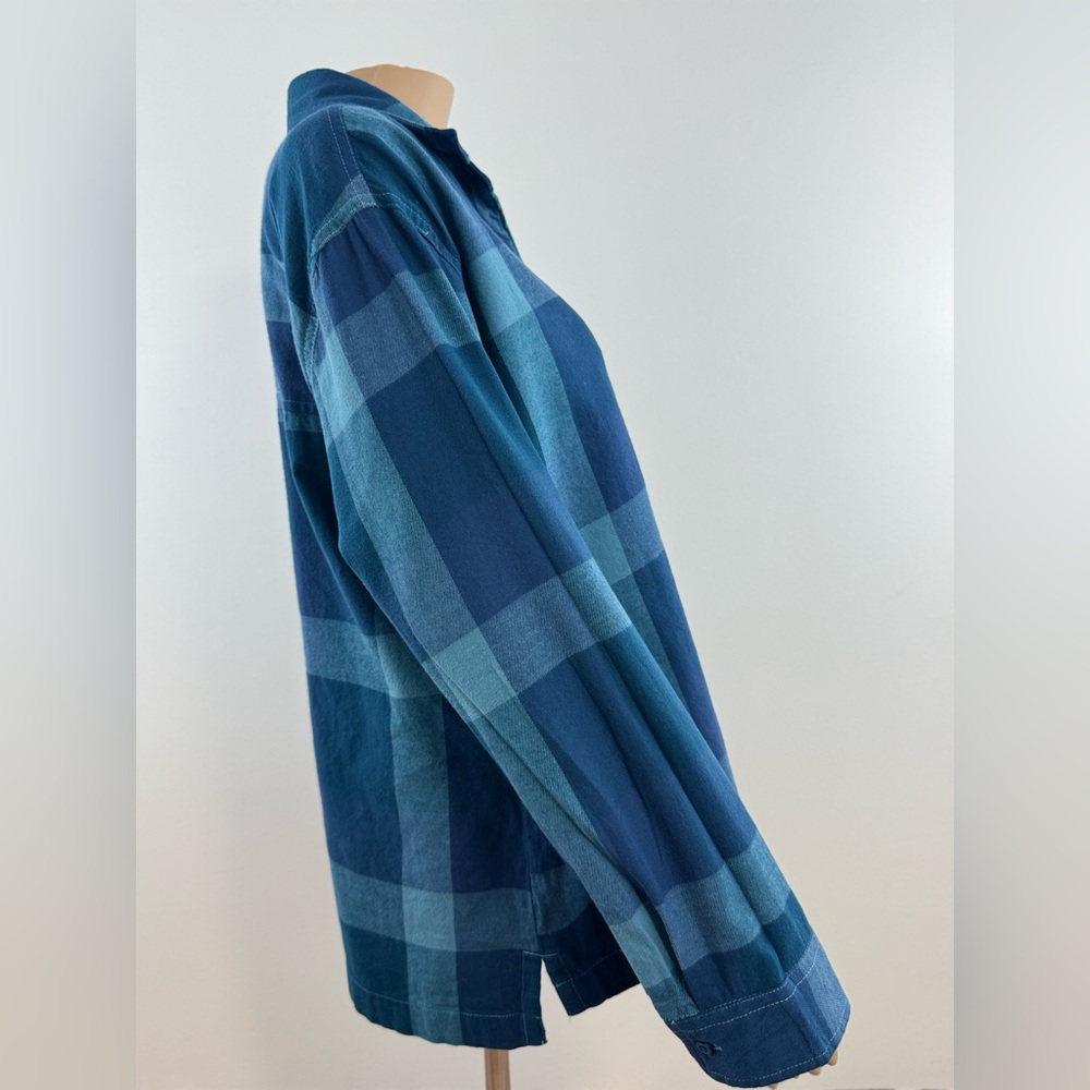 The North Face Women’s Teal and Navy Plaid Flannel Long Sleeve Shirt, Size Med - Picture 3 of 16